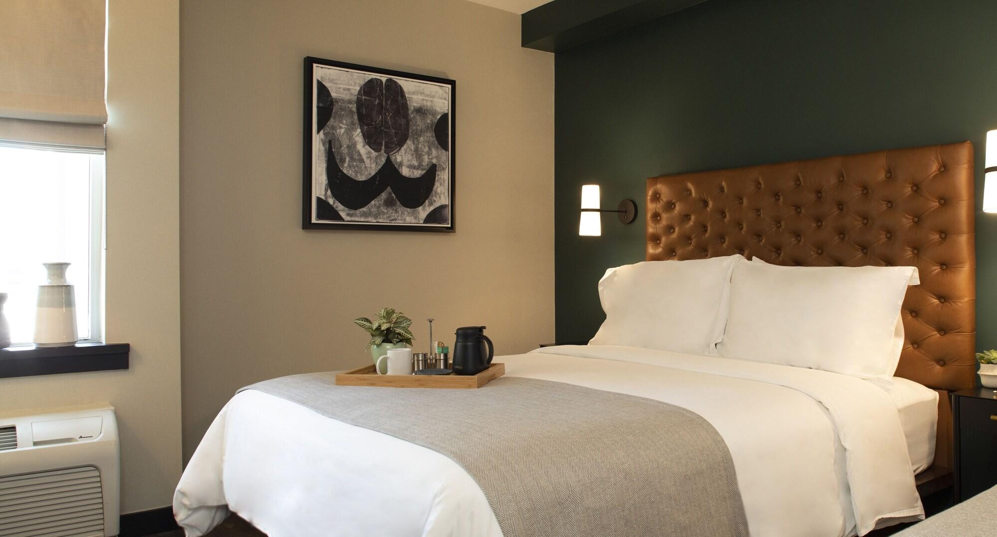 The Lloyd Stamford, Tapestry Collection By Hilton Hotel Exterior photo