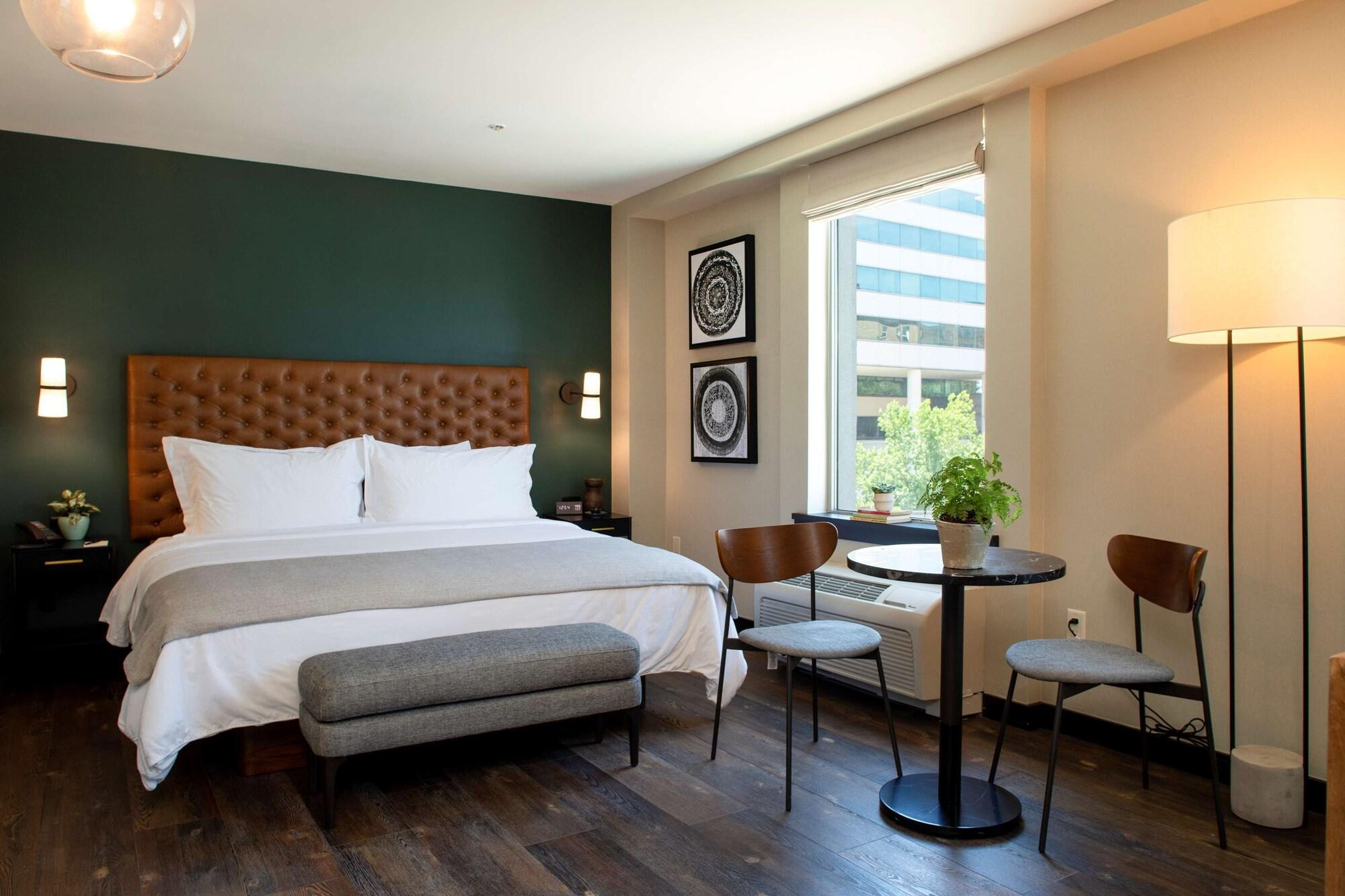 The Lloyd Stamford, Tapestry Collection By Hilton Hotel Exterior photo