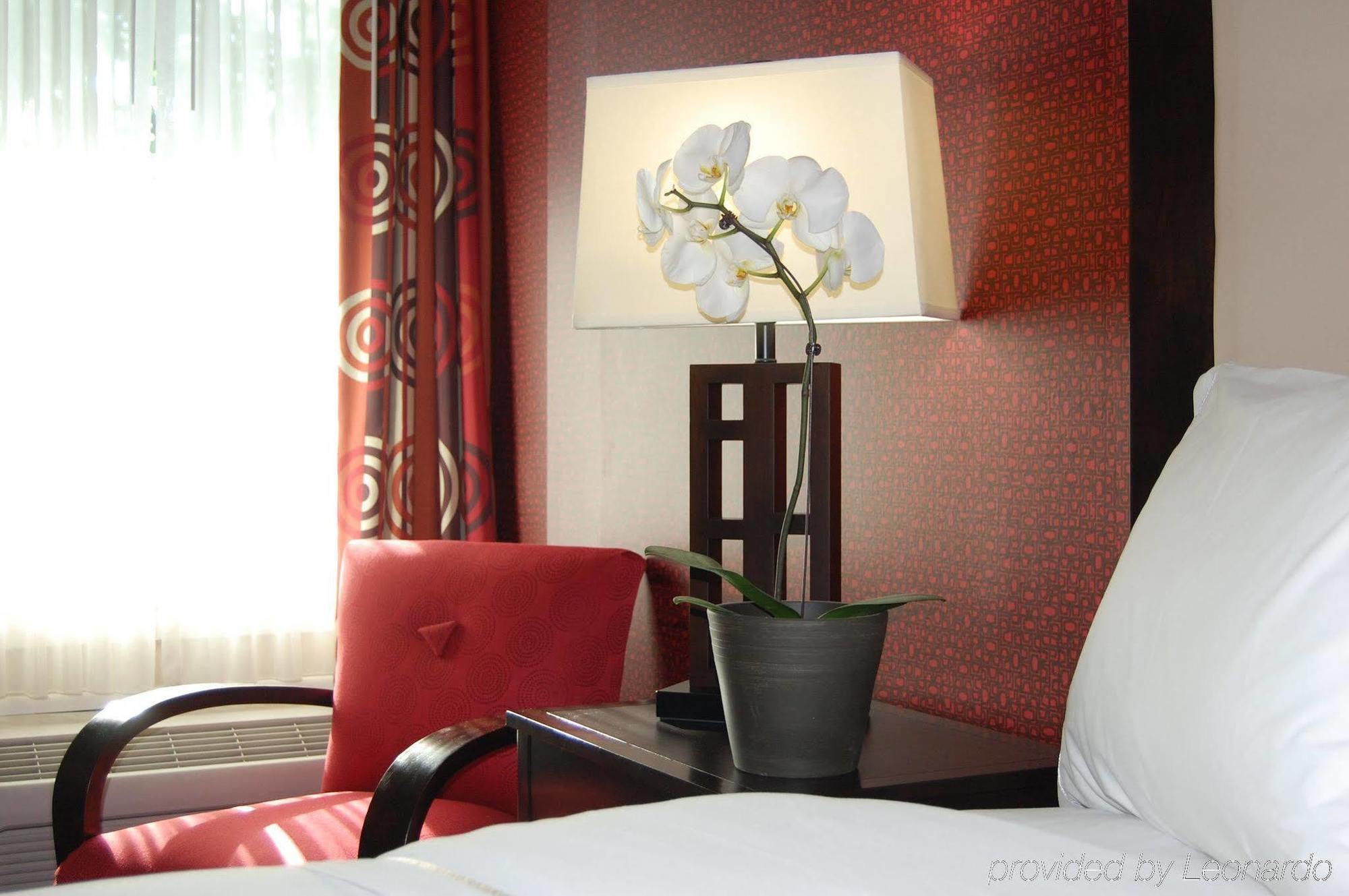 The Lloyd Stamford, Tapestry Collection By Hilton Hotel Exterior photo