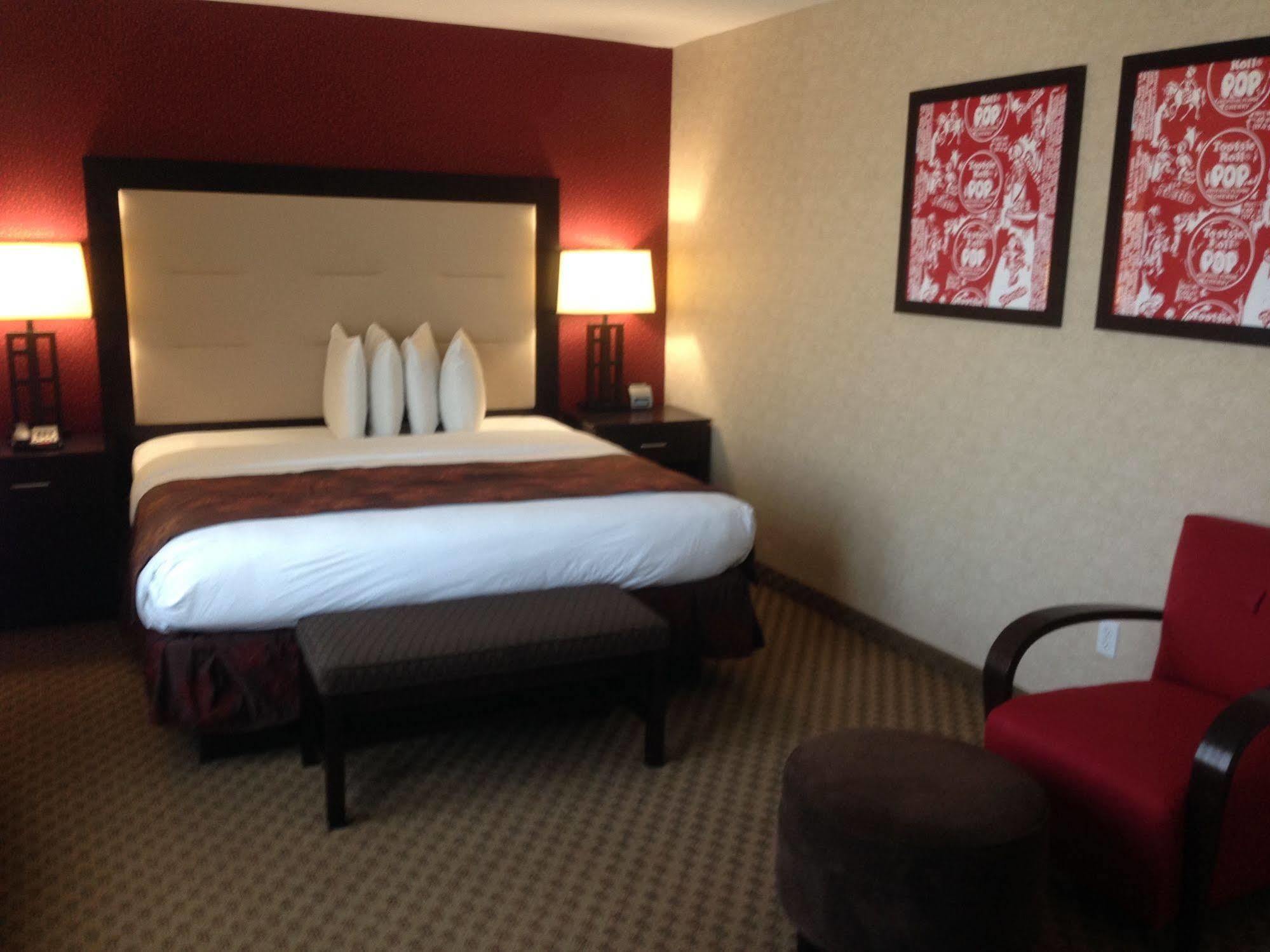The Lloyd Stamford, Tapestry Collection By Hilton Hotel Exterior photo